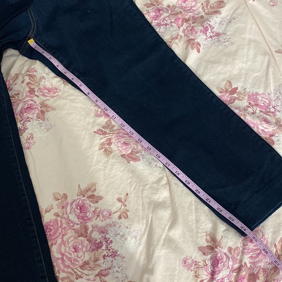 INC Denim | Skinny Leg Curvy Fit Short Style - Picture 12 of 12